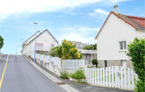 Gorgeous Apartment In Pirou With Kitchen
